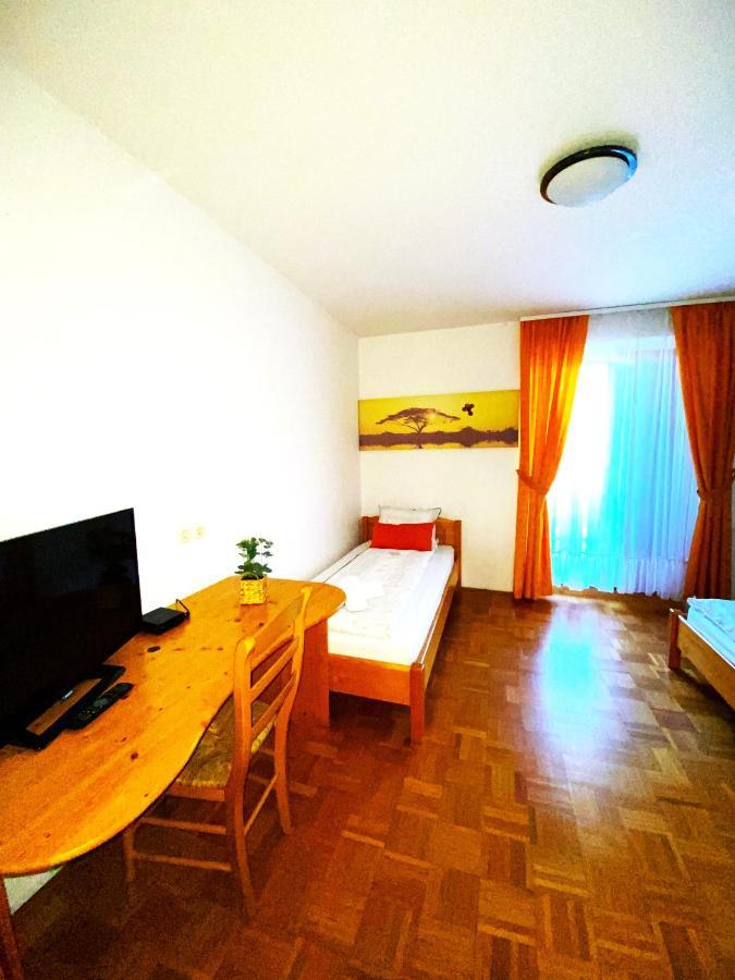 Guesthouse Pri Cebelici Lukovica pri Domzalah Екстер'єр фото