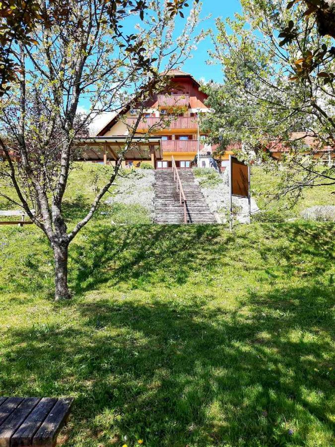 Guesthouse Pri Cebelici Lukovica pri Domzalah Екстер'єр фото